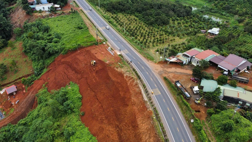 Quốc lộ 14.jpg