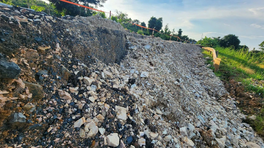 sạt lở.jpg
