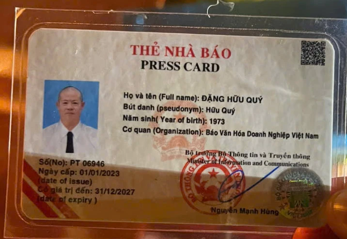 thẻ nhà báo.jpg