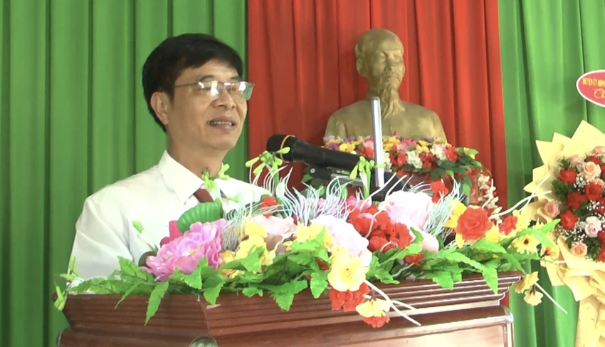 pho-bi-thu-huyen-uy-cung-hang-chuc-can-bo-o-dak-lak-tiep-tuc-xin-nghi-huu-tuoi.png