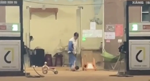 bé 16 tháng tuổi.png