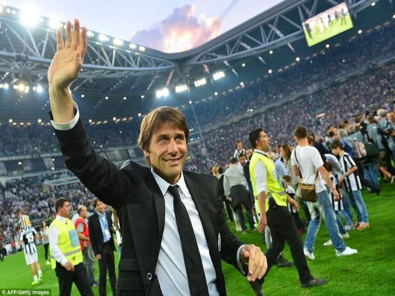 HLV Conte có còn vui như thế này sau trận gặp Đức