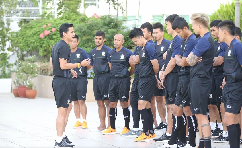 HLV Kiatisak 'bầm dập' bao lâu mới thành danh? ảnh 3 HLV Kiatisak 'bầm dập' bao lâu mới thành danh? ảnh 3