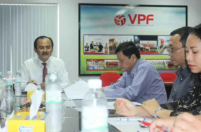 VPF họp mổ xẻ những vấn đề nóng của bóng đá Việt Nam ảnh 1 VPF họp mổ xẻ những vấn đề nóng của bóng đá Việt Nam ảnh 1