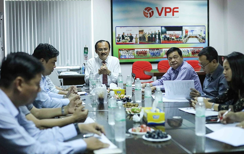VPF họp mổ xẻ những vấn đề nóng của bóng đá Việt Nam ảnh 2 VPF họp mổ xẻ những vấn đề nóng của bóng đá Việt Nam ảnh 2