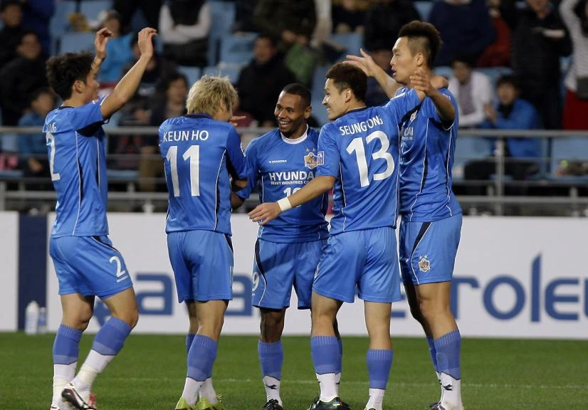 Muangthong: Trọc đầu dễ gãi ảnh 1 Muangthong: Trọc đầu dễ gãi ảnh 1