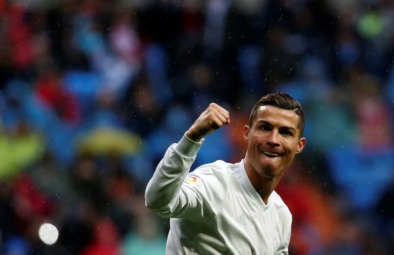 Ronaldo kiếm “lúa” đỉnh nhất thế giới ảnh 1 Ronaldo kiếm “lúa” đỉnh nhất thế giới ảnh 1
