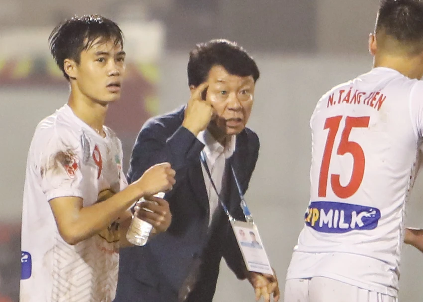 Chung Hae Seong, 'tay truyền lửa' tốt cho cầu thủ ảnh 2