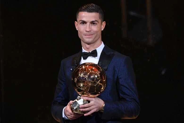 Ngang bằng số quả bóng vàng với Messi, Ronaldo nói gì? ảnh 2 Ngang bằng số quả bóng vàng với Messi, Ronaldo nói gì? ảnh 2