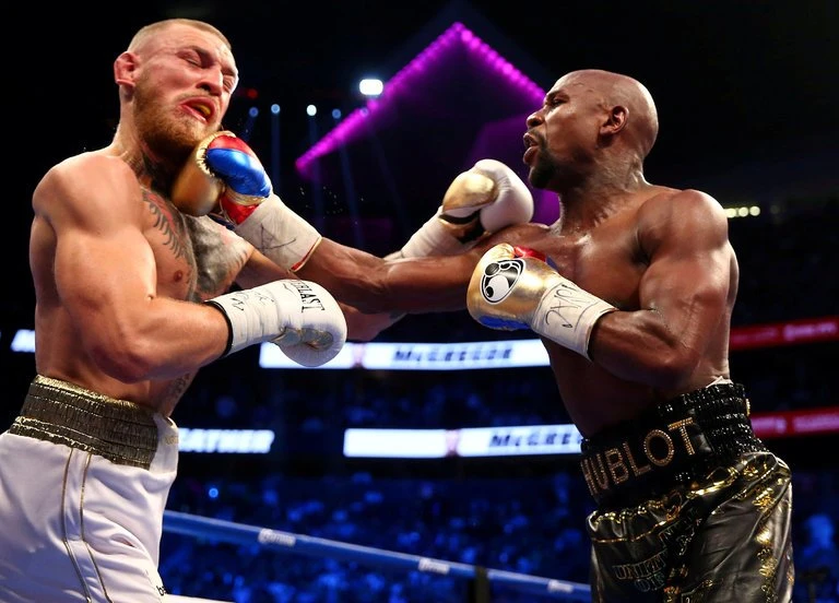 “Gã lùn khổng lồ” Thái Lan sắp san bằng kỷ lục của Mayweather ảnh 3
