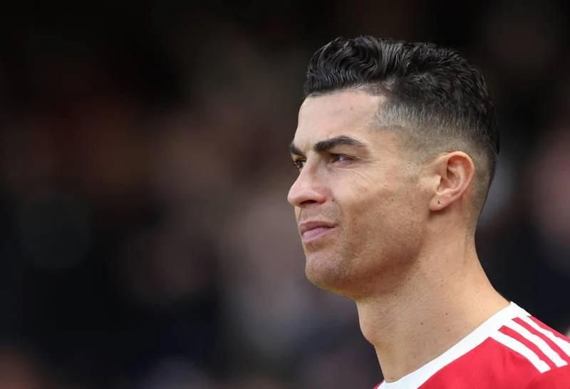 Nụ cười chua chát và bế tắc. Sau trận đấu, Ronaldo còn đập vỡ điện thoại của một fan nhí trong khi anh rời sân. Cảnh sát đang tiến hành điều tra hành vi của Ronaldo.