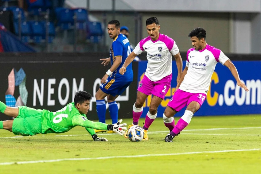 Thật sốc khi Ulsan Hyundai (xanh) vô địch Champions League 2020 đã bị JDT của Malaysia đánh bại 2-1. Ảnh: AFC