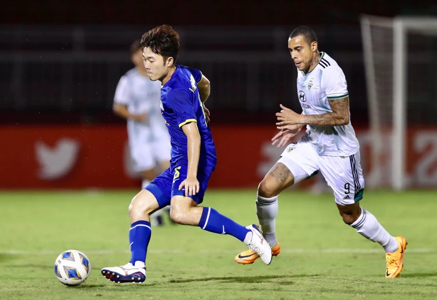 Để HA Gia Lai cầm hòa 1-1, JHM mất ngôi đầu vào tay Yokohama Marinos. Ảnh: A.DUY Để HA Gia Lai cầm hòa 1-1, JHM mất ngôi đầu vào tay Yokohama Marinos. Ảnh: A.DUY
