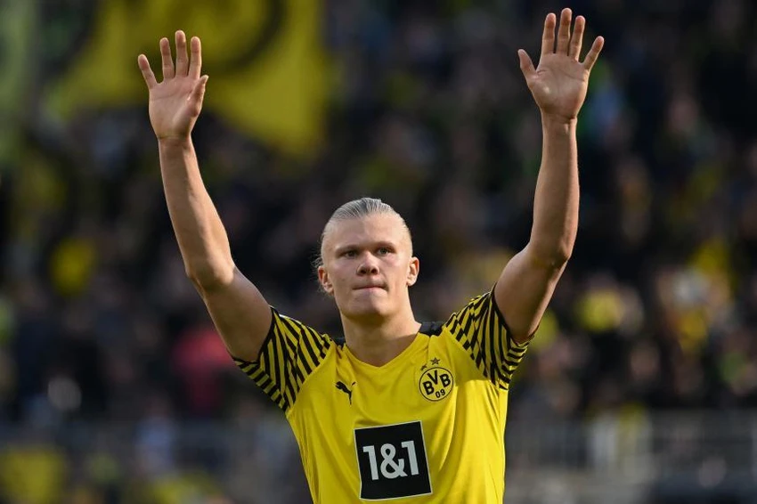 Sắp ra đi, nhưng HLV Rangnick khuyên MU phải săn bằng được tài năng trẻ của Dortmund. Ảnh: Getty Sắp ra đi, nhưng HLV Rangnick khuyên MU phải săn bằng được tài năng trẻ của Dortmund. Ảnh: Getty