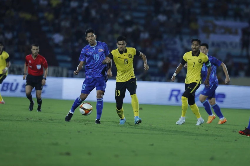 U-23 Thái Lan bị U-23 Malaysia ngược dòng đánh bại 2-1 ở trận đầu ra quân. Ảnh: A.PHƯƠNG