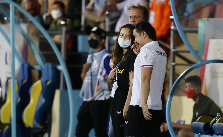 Bà Pang có rất nhiều "chiêu trò" tâm lý, trong đó có cả "doping tiền" để kích thích toàn đội. Ảnh: ANH PHƯƠNG Bà Pang có rất nhiều "chiêu trò" tâm lý, trong đó có cả "doping tiền" để kích thích toàn đội. Ảnh: ANH PHƯƠNG