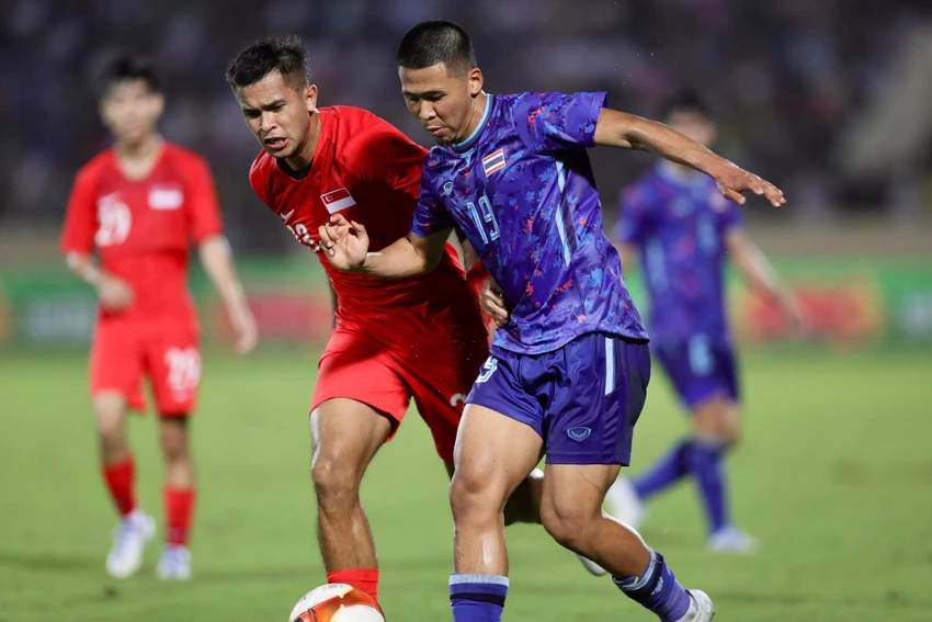 Say trận thua Malaysia 1-2, trận kế tiếp Thái Lan trỗi dậy "hủy diệt" Singapore 5-0. Ảnh: A.PHƯƠNG Say trận thua Malaysia 1-2, trận kế tiếp Thái Lan trỗi dậy "hủy diệt" Singapore 5-0. Ảnh: A.PHƯƠNG
