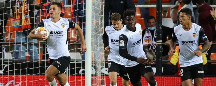 Mùa 2021-2022, Valencia về thứ 9, không được tham dự cúp châu Âu. Ảnh: Getty Mùa 2021-2022, Valencia về thứ 9, không được tham dự cúp châu Âu. Ảnh: Getty