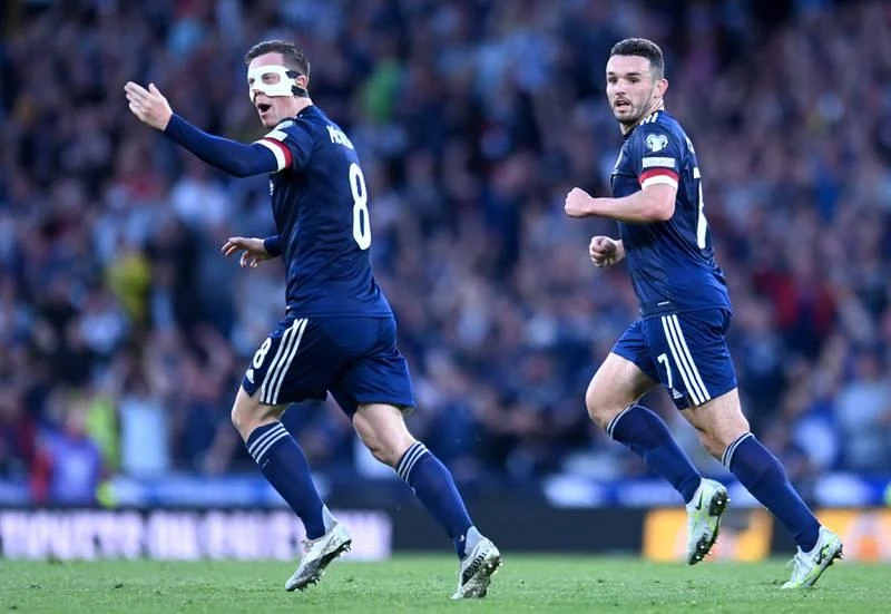 25 năm kể từ France 98 đến nay, Scotland vẫn chưa thể góp mặt tại World Cup trở lại. Ukraine sẽ đá chung kết Play off với Xứ Wales vào chủ nhật này để tranh vé đi Qatar cuối năm nay. Tuyển Ukraine đa phần cầu thủ đá giải trong nước mà năm 2022 này bóng đá Ukraine bị đứng hình vì chiến tranh.