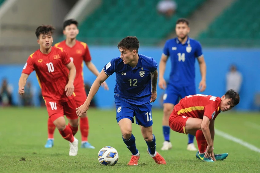ESPN tin Thái Lan và VN dắt tay vào tứ kết bỏ lại...nhà vô địch Hàn Quốc. Ảnh: ANH THỎA