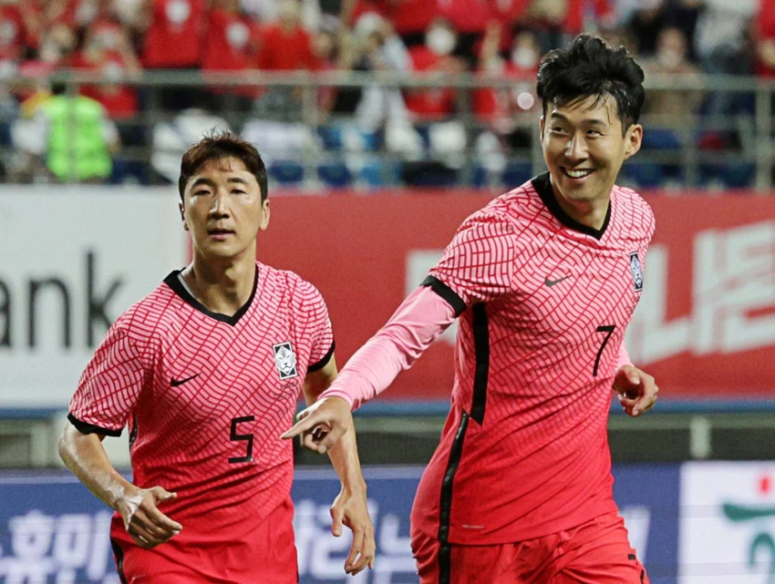 Son Heung-min lại không có cơ hội so tài cùng Salah cấp đội tuyển. Ảnh Yonhap. Son Heung-min lại không có cơ hội so tài cùng Salah cấp đội tuyển. Ảnh Yonhap.