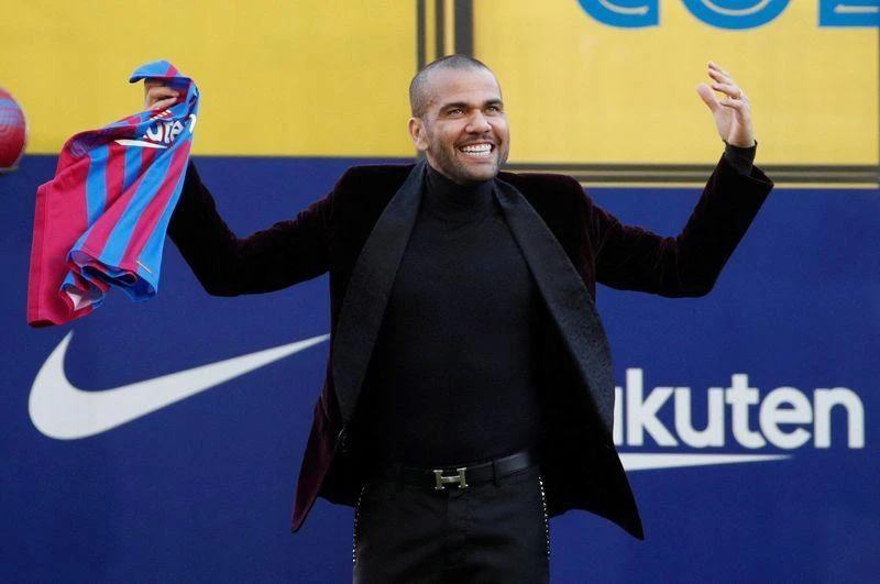 Alves nói lời chia tay Barcelona lần thứ hai. Ảnh: Getty Alves nói lời chia tay Barcelona lần thứ hai. Ảnh: Getty