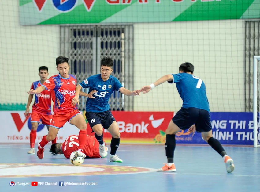 Thắng HH. Đà Nẵng 3-2, Thái Sơn Bắc (áo xanh) lên ngội đầu bảng tổng sắp. Ảnh: VOV Thắng HH. Đà Nẵng 3-2, Thái Sơn Bắc (áo xanh) lên ngội đầu bảng tổng sắp. Ảnh: VOV