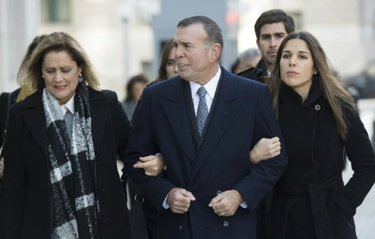 Ông Juan Angel Napout bị FBI bắt ở Brooklyn, New York khi đang là chủ tịch LĐBĐ Paraguay, Phó Chủ tịch LĐBĐ Nam Mỹ. Ảnh: Getty Ông Juan Angel Napout bị FBI bắt ở Brooklyn, New York khi đang là chủ tịch LĐBĐ Paraguay, Phó Chủ tịch LĐBĐ Nam Mỹ. Ảnh: Getty
