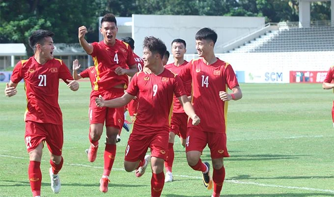 Việt Nam đang nhất bảng qua bốn lượt trận, nhưng cũng có thể chia tay nếu thua Thái Lan. Ảnh: CTP