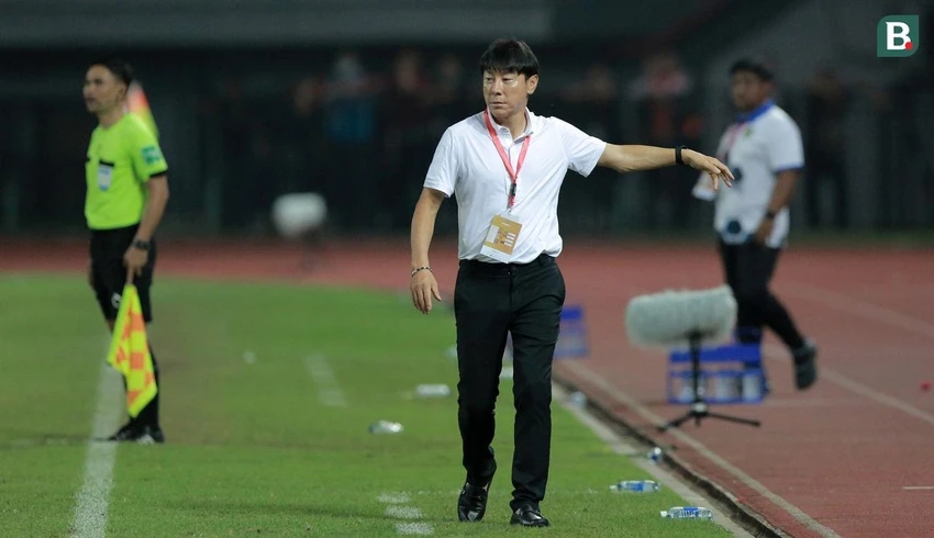 Sân Patriot Candrabhaga sẽ chật kín 32 ngàn khán giả là "cầu thủ thứ 12" của Indonesia. Ronaldo "phiên bản Indonesia" đã có bàn thắng trong trận thắng đậm Brunei 7-0. Còn Hokky Caraka đã có cú poker (4 bàn) vào lưới Brunei. Marcelino cũng là ngôi sao sáng của U-19 Indonesia. Các học trò U-19 Indonesia phải giúp ông thầy Hàn đánh bại đội nhất bảng A Thái Lan.