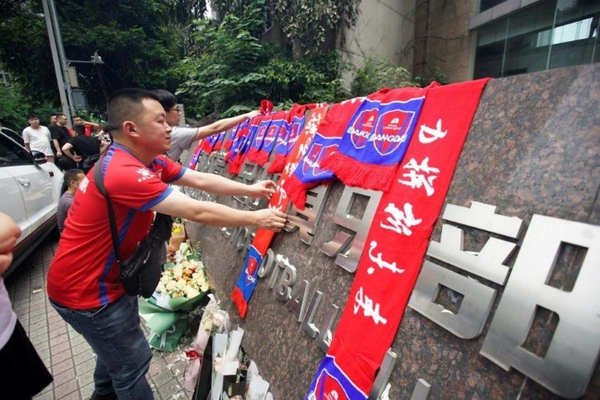 Chongqing Liangjiang là một trong các CLB mới nhất TQ đang bên bờ vực sụp đổ. Ảnh: Getty Chongqing Liangjiang là một trong các CLB mới nhất TQ đang bên bờ vực sụp đổ. Ảnh: Getty