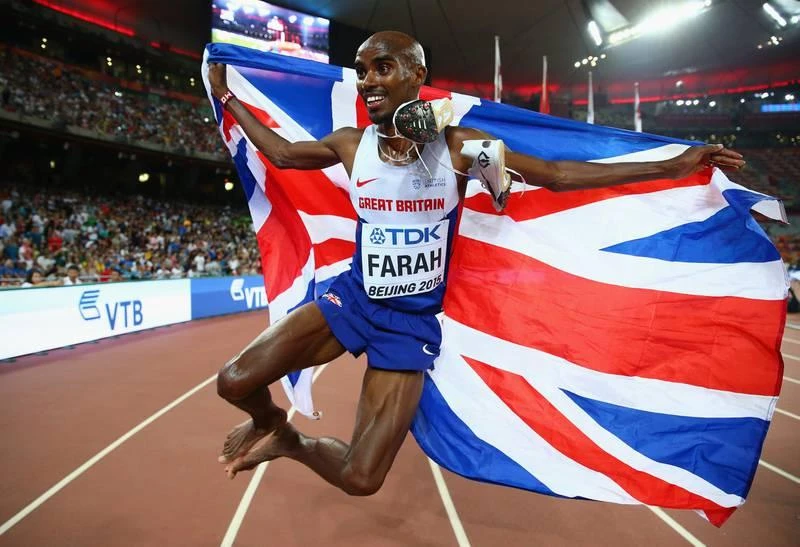 Khoác trên người quốc kỳ Anh, Farah mang về bốn HCV danh giá của Marathon Olympic. Ảnh: Getty Khoác trên người quốc kỳ Anh, Farah mang về bốn HCV danh giá của Marathon Olympic. Ảnh: Getty