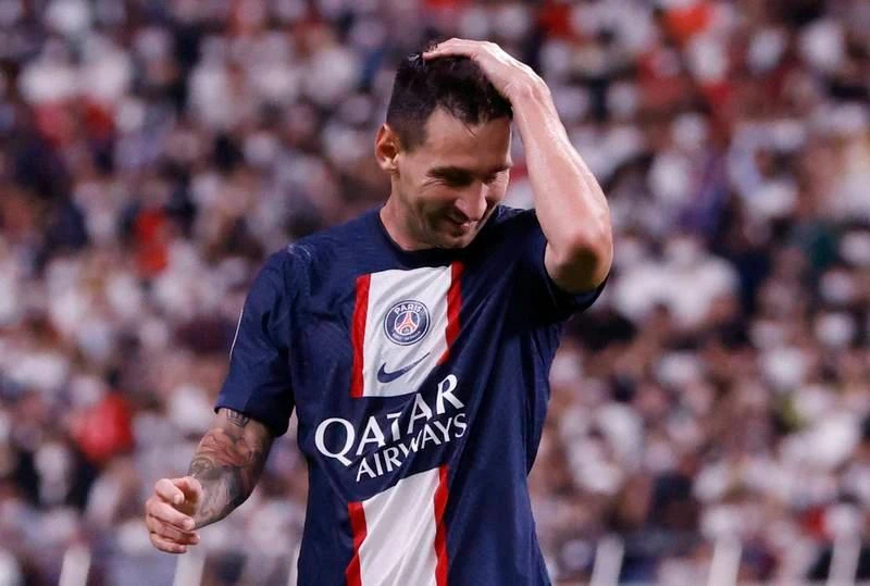 Messi...thoải mái như đá tập vậy. PSG còn một trận cuối gặp Gamba Osaka ngày ngày 25-7. Những đội bóng lớn như Barcelona, Real Madrid...chọn sang Mỹ đá, còn PSG lại...chọn hướng đông tiến.