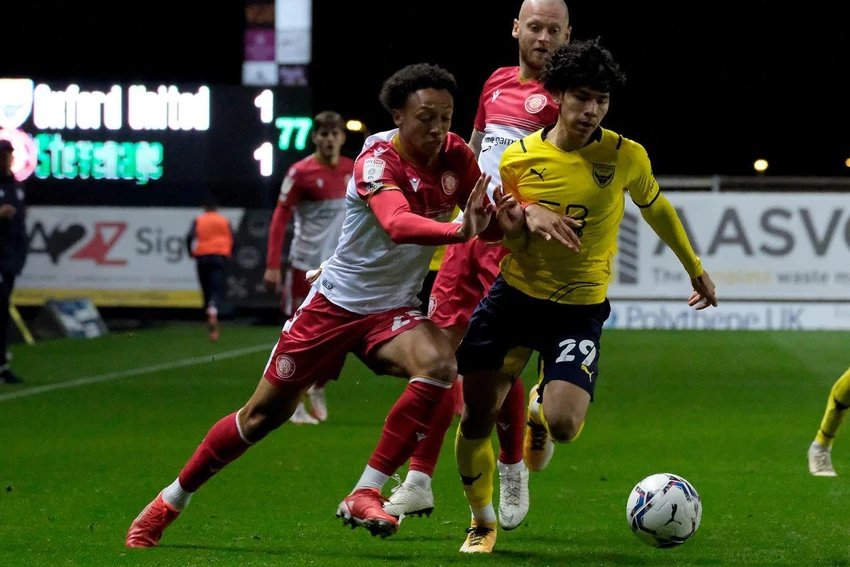 Benjamin Davis (29) trong màu áo Oxford Utd. Ảnh: CTP Benjamin Davis (29) trong màu áo Oxford Utd. Ảnh: CTP