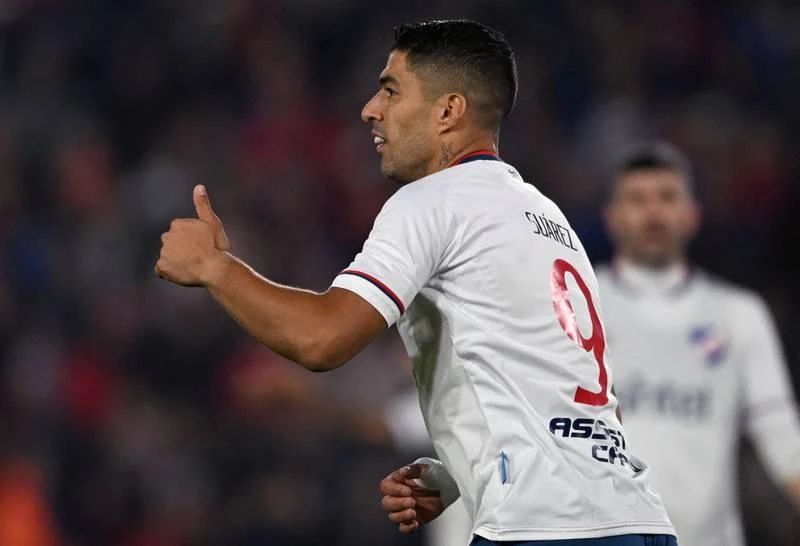 Trước khi quy cố hương, Suarez chơi cho Atletico Madrid rồi chuyển nhượng tự do về quê nhà Nacional ở tuổi 35 tròn. Ưu tiên hàng đầu của Suarez là gìn giữ và duy trì phong độ để được khoác áo tuyển Uruguay đá World Cup 2022, coi như World Cup cuối đời cầu thủ. Trước khi quy cố hương, Suarez chơi cho Atletico Madrid rồi chuyển nhượng tự do về quê nhà Nacional ở tuổi 35 tròn. Ưu tiên hàng đầu của Suarez là gìn giữ và duy trì phong độ để được khoác áo tuyển Uruguay đá World Cup 2022, coi như World Cup cuối đời cầu thủ.
