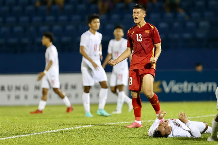 Ngọc Mỹ nhân đôi cách biệt cho VN phút thứ 33. Ảnh: KHẢ HÒA Ngọc Mỹ nhân đôi cách biệt cho VN phút thứ 33. Ảnh: KHẢ HÒA