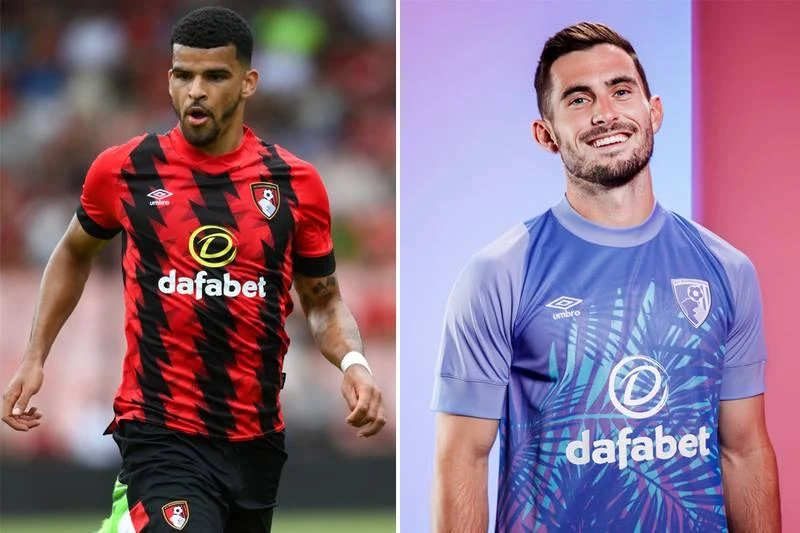 Bournemouth như những "tia chớp" và quảng cáo cho hãng cá cược. Những bộ áo đấu của Brighton từ sân nhà đến sân khách rất khác tone màu. "Pháo thủ" thành London Arsenal không có đột biến lớn trong thiết kế áo đấu. West Ham mùa tới từ áo đấu sân nhà đến sân khách cũng không khác nhiều. "Nửa thành" Manchester có màu áo sân khách sang trọng và đột biến. Brentford cơ bản vẫn giống những mùa trước. Những "con sói" Wolverhampton bày trí tone màu cổ điển và quy củ. Tân binh Leeds có tone màu có vẻ... yếu. Màu áo sân khách của Liverpool có tính lãng mạn, nghệ sĩ. "Chích chòe" Newcastle cơ bản vẫn giữ giá trị truyền thống. "Màu sân nhà" của Chelsea tươi hơn, còn sân khách thì hơi lả lướt. Đội bóng của gia đình cố tỉ phú Vichai Leicester City có chỉnh đôi chút ở bộ áo đấu sân khách. Màu áo sân khách của "Quỷ đỏ" hơi yếu và nhạt nhòa. Fulham lại chìm và nhu quá. Aston Villa thì vẫn theo truyền thống màu áo đổi màu quần khi đi khách. Khi đi đá sân khách, CLB của cảng biển lừng danh Southampton muốn cho mọi người biết...quê mình có biển, có sóng. Everton có bộ áo đấu sân khách....cũng khá nhu. Tottenham giữ giá trị truyền thống sân nhà, sân khách chuyển tone màu xanh trời. Hai tone màu khá đối chọi của Nottingham Forest khi đá sân nhà và sân khách.