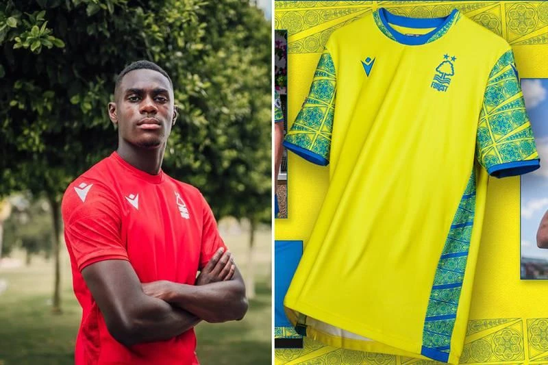 Hai tone màu khá đối chọi của Nottingham Forest khi đá sân nhà và sân khách.