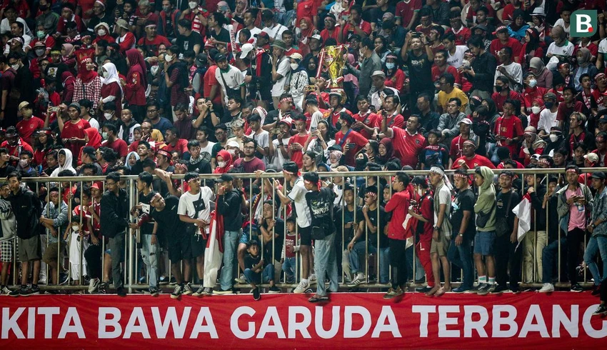 Sân Maguwoharjo chật cứng khán giả với 20 ngàn người vào xem chung kết U-16 Indonesia- U-16 Việt Nam. Ảnh: Bola