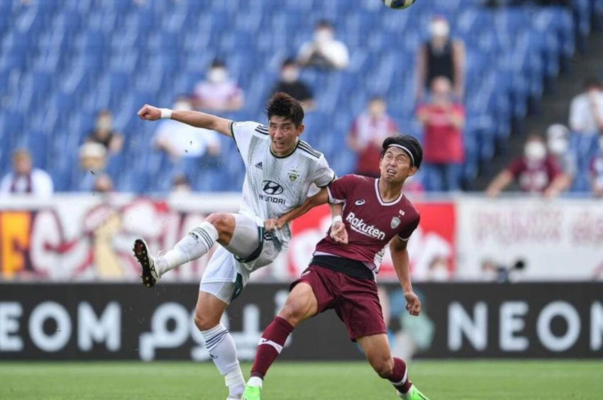 Vissel Kobe (màu bã trầu) thua Jeonbuk Hyundai Motors 1-3 và chia tay giải. Ảnh: AFC. Vissel Kobe (màu bã trầu) thua Jeonbuk Hyundai Motors 1-3 và chia tay giải. Ảnh: AFC.