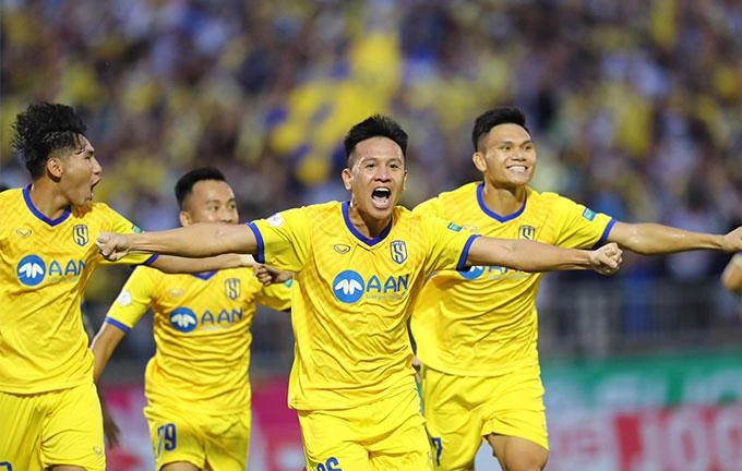 Vinicius lấy lại 1 điểm cho Hà Nội FC, CLB TP.HCM ‘sa lầy’ ở Lạch Tray ảnh 1 Vinicius lấy lại 1 điểm cho Hà Nội FC, CLB TP.HCM ‘sa lầy’ ở Lạch Tray ảnh 1