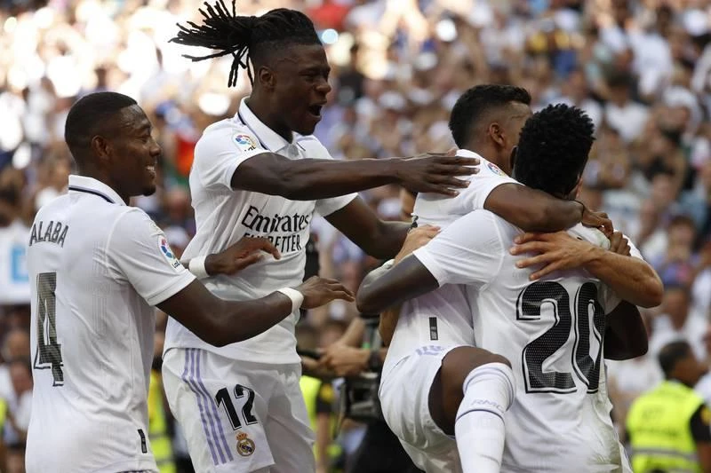 Nhóm cầu thủ da màu của Real Madrid bị fan Atletico xúc phạm nhiều lần. Ảnh: Getty Nhóm cầu thủ da màu của Real Madrid bị fan Atletico xúc phạm nhiều lần. Ảnh: Getty