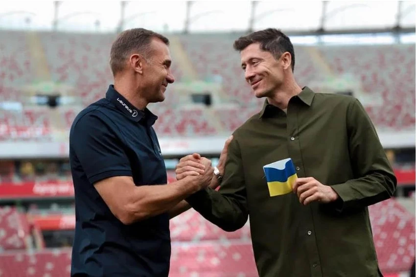 Gặp Lewandowski ở Warsaw, Shevchenko hành động gì? ảnh 2 Gặp Lewandowski ở Warsaw, Shevchenko hành động gì? ảnh 2