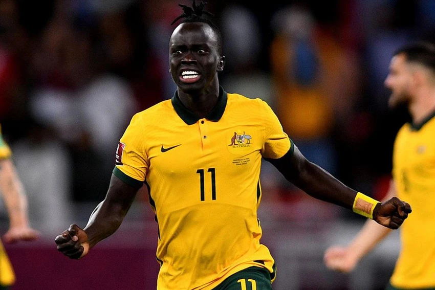 Awer Mabil được báo chí Úc gọi là "Kante phiên bản Úc". Ảnh: AFC Awer Mabil được báo chí Úc gọi là "Kante phiên bản Úc". Ảnh: AFC