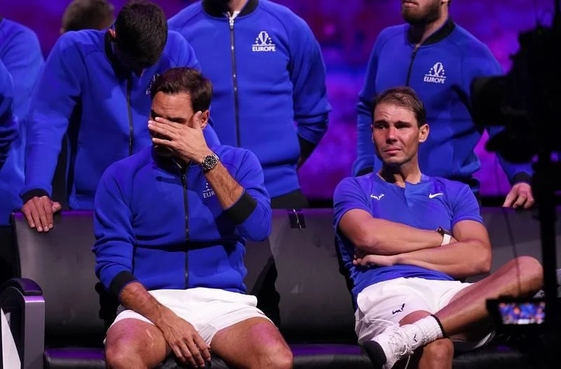 Nadal và Federer cùng bật khóc. Nadal và Federer cùng bật khóc.