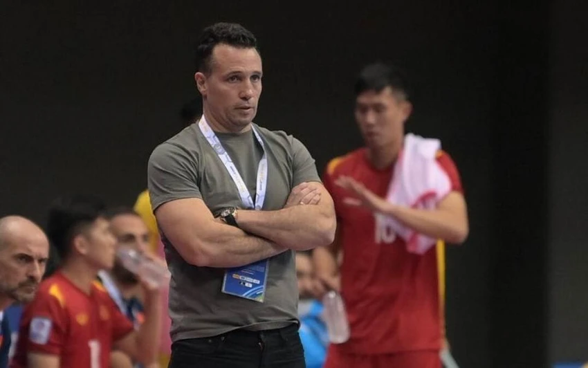 "Than khóc" mà làm gì nên HLV Diego Raul cứng rắn lên tiếng trước cuộc chạm trán với Iran. Ảnh: AFC "Than khóc" mà làm gì nên HLV Diego Raul cứng rắn lên tiếng trước cuộc chạm trán với Iran. Ảnh: AFC