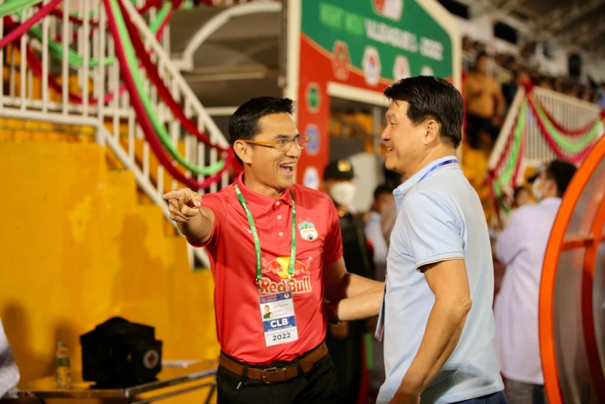 Đâu phải HLV Kiatisak chọn đội hình kiểu "mời ông xơi" khi tiếp CLB TP.HCM. Ảnh: A.PHƯƠNG Đâu phải HLV Kiatisak chọn đội hình kiểu "mời ông xơi" khi tiếp CLB TP.HCM. Ảnh: A.PHƯƠNG