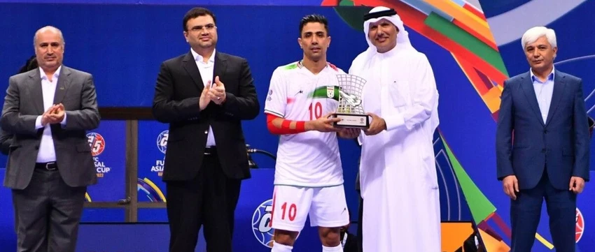 10 bàn thắng qua sáu trận, Hussein Tayebi đoạt giải Vua phá lưới. Ảnh: AFC Thủ môn Guilherme Kuromoto của Nhật đoạt danh Hiệu thủ môn hay nhất giải. Ảnh: AFC Đội trưởng Arthur Oliveira của Nhật, linh hồn và thủ lĩnh của "Blue Samurai". Ảnh: AFC Nhật Bản lần thứ tư lên ngôi....rất bất ngờ và đầy chất "Blue Samurai". Ảnh: AFC 10 bàn thắng qua sáu trận, Hussein Tayebi đoạt giải Vua phá lưới. Ảnh: AFC Thủ môn Guilherme Kuromoto của Nhật đoạt danh Hiệu thủ môn hay nhất giải. Ảnh: AFC Đội trưởng Arthur Oliveira của Nhật, linh hồn và thủ lĩnh của "Blue Samurai". Ảnh: AFC Nhật Bản lần thứ tư lên ngôi....rất bất ngờ và đầy chất "Blue Samurai". Ảnh: AFC