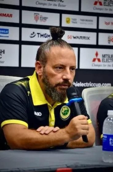 Chiến lược gia Mario Rivera, người Tây Ban Nha đã mang lại luồng gió mới cho tuyển Brunei. Ảnh: AFF Chiến lược gia Mario Rivera, người Tây Ban Nha đã mang lại luồng gió mới cho tuyển Brunei. Ảnh: AFF
