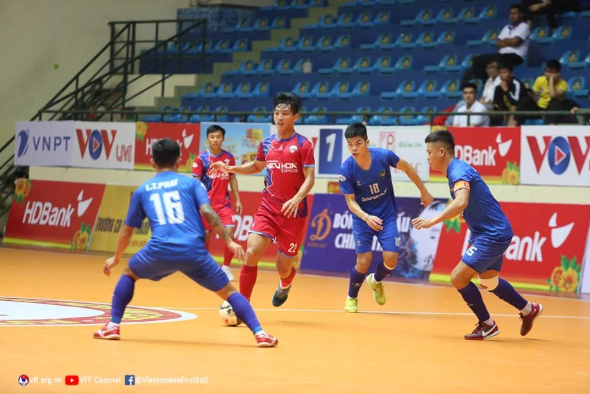 Hòa HH Đà Nẵng 1-1, Sahako (xanh) lên ngôi vô địch sớm một vòng đấu. Ảnh: VFF Hòa HH Đà Nẵng 1-1, Sahako (xanh) lên ngôi vô địch sớm một vòng đấu. Ảnh: VFF